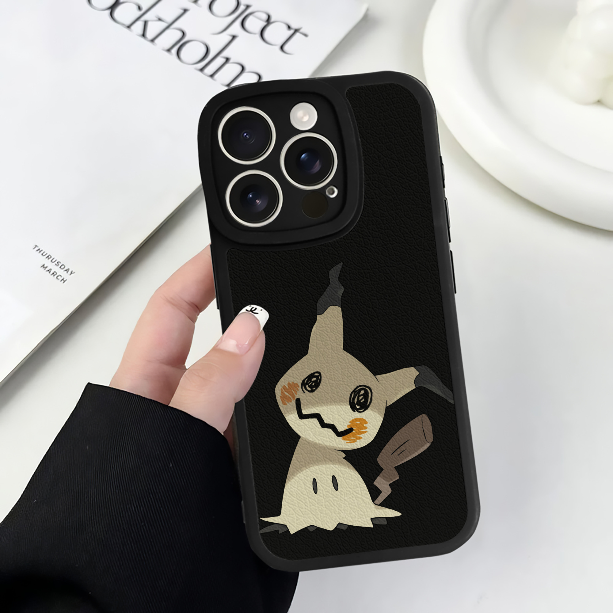（画像用） ポケットモンスター Pokémon 【iPhone 16シリーズ対応】シリコンスマホケース（レザー調） 材質：シリコン